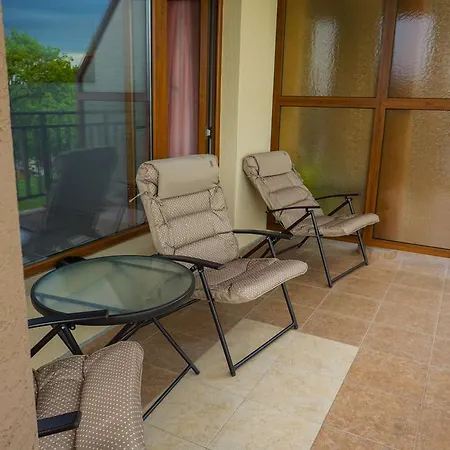 Grace - Port Lägenhet